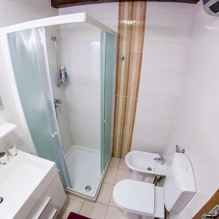 Rogla Urska Horská chata Resnik